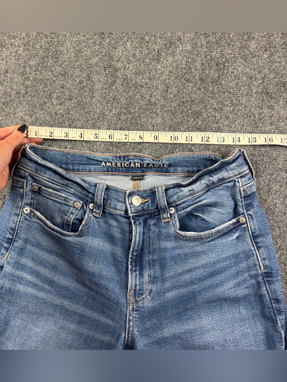 AMERICAN EAGLE Women’s Denim 90’s Bootcut Jeans Distressed Knees Stretch size: 8 - Picture 4 of 8
